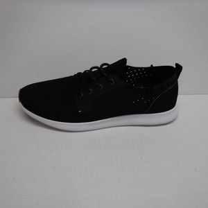 Steve Madden Size 12 Lightweight Black Sneakers